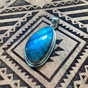 925 Sterling Silver Labradorite Pendant